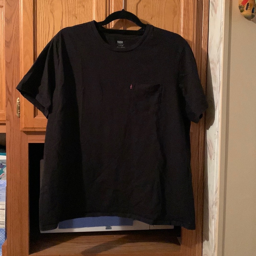 Men’s Levi’s standard tee